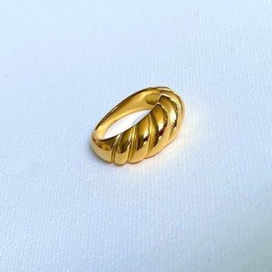 Croissant Dome Ring